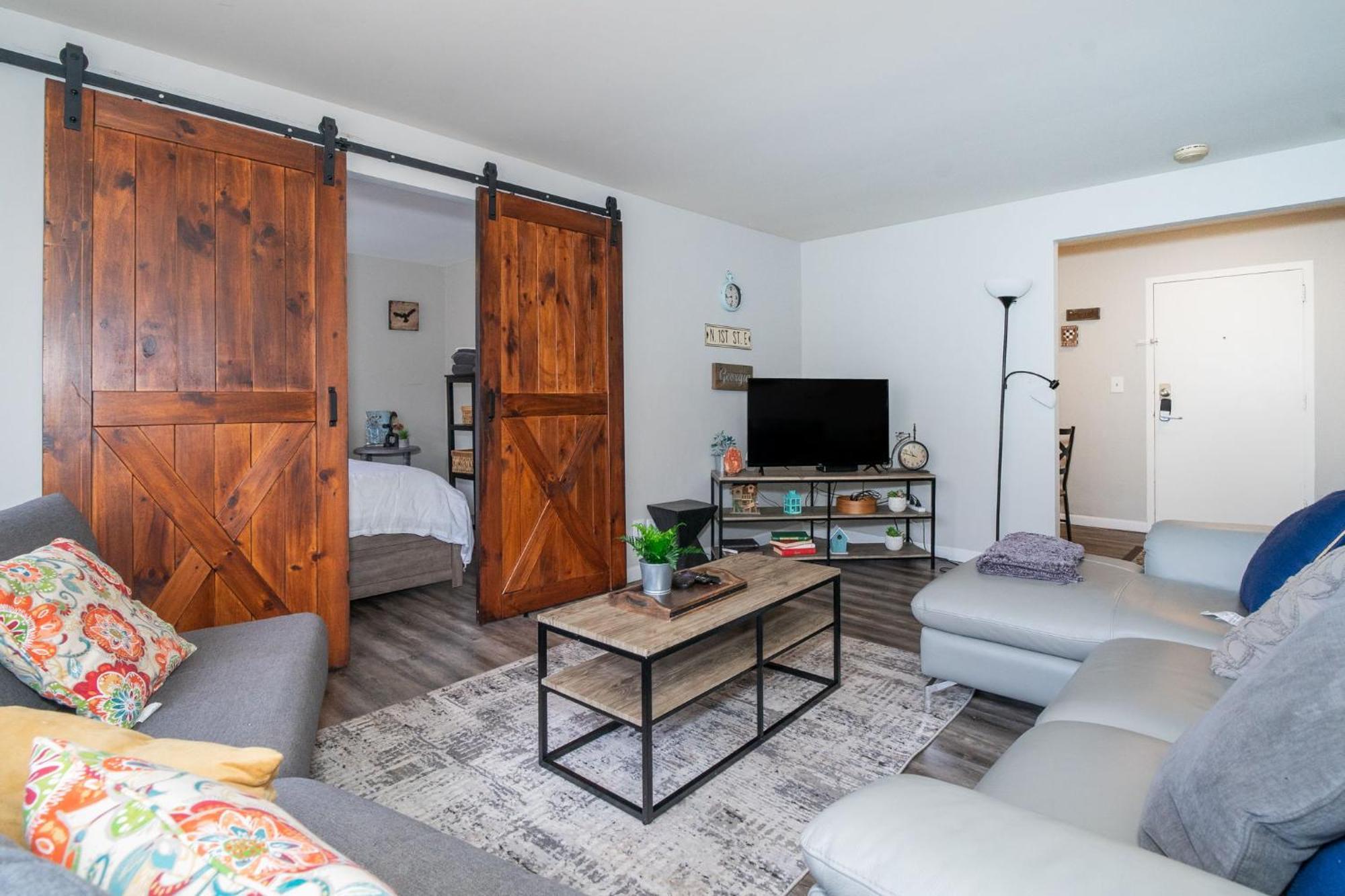 Welcoming Barn, 2 Bedroom & 1 Bath & Parking Atlanta Esterno foto